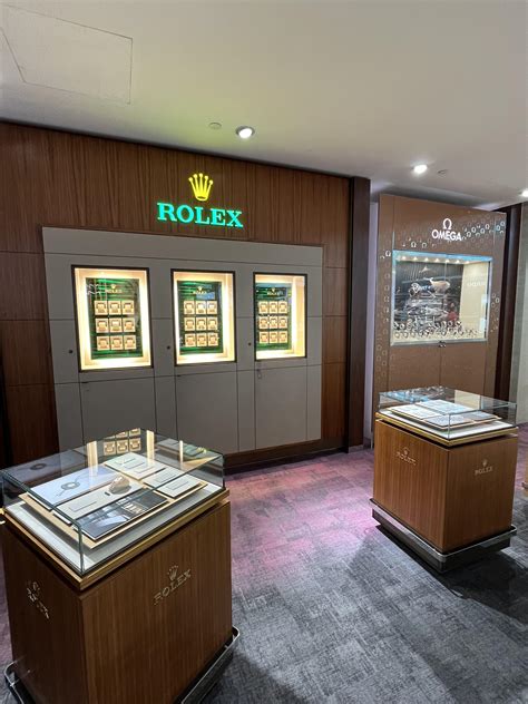 Rolex airport opening times